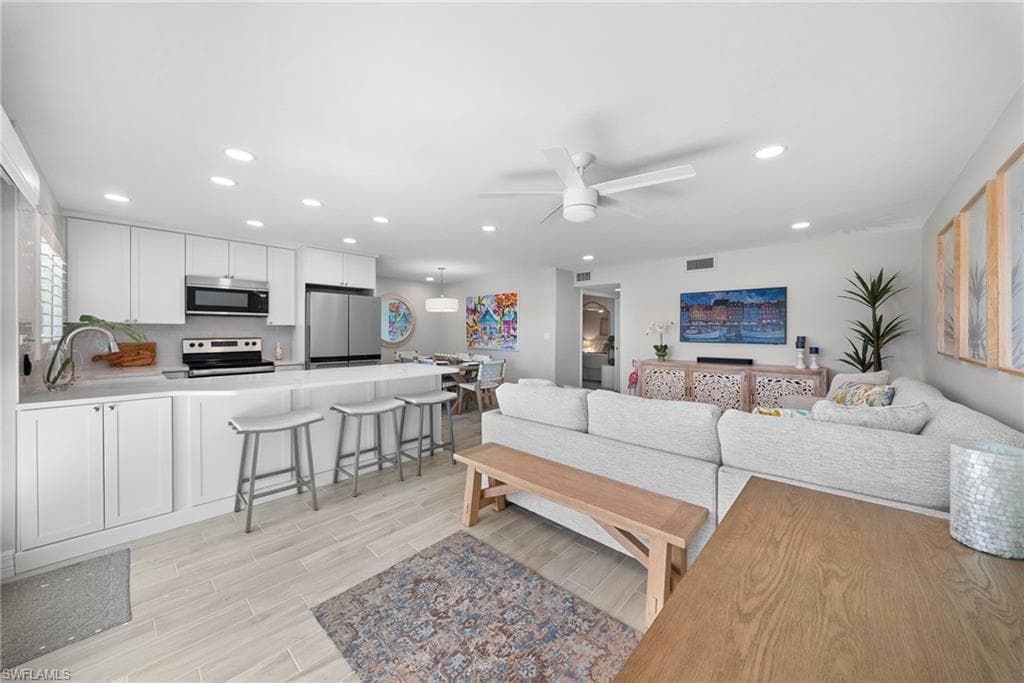 3200 Gulf Shore Blvd #107, Naples, photo 2
