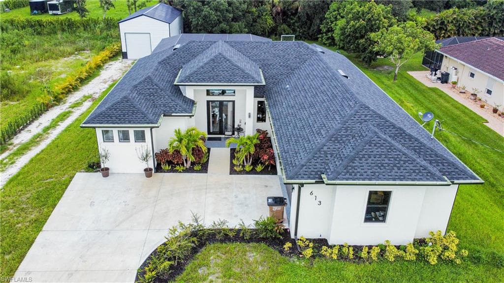 613 Hibiscus Ave, Lehigh Acres, photo 2