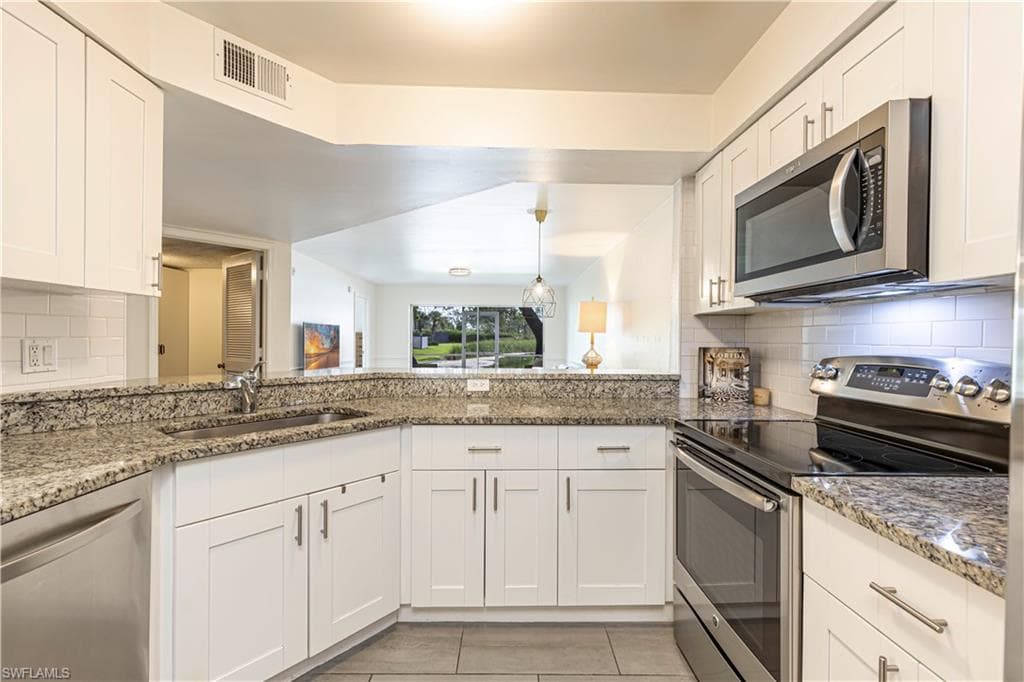 9600 Victoria Ln #108, Naples, photo 3