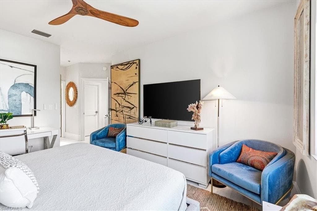 365 5th Ave #307, Naples, photo 2