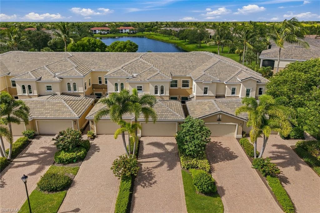 3053 Aviamar Cir #203, Naples