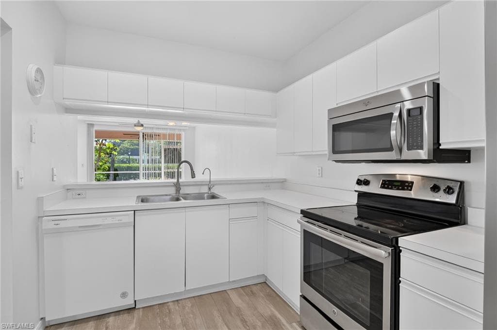 328 Bradstrom Cir #e101, Naples