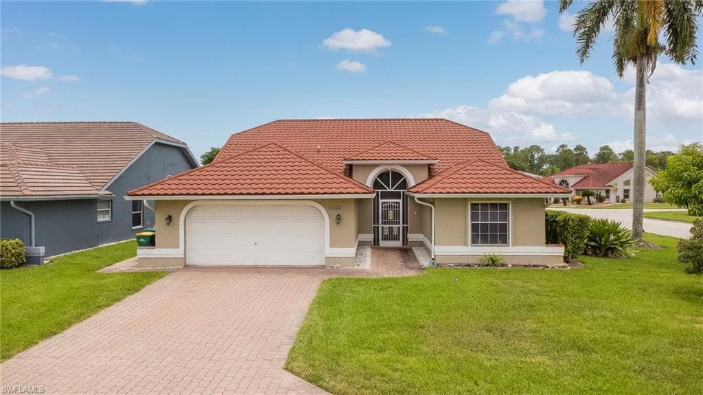 6630 Middlesex Pl, Naples