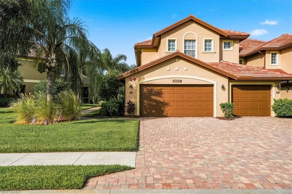 6622 Alden Woods Cir #101, Naples