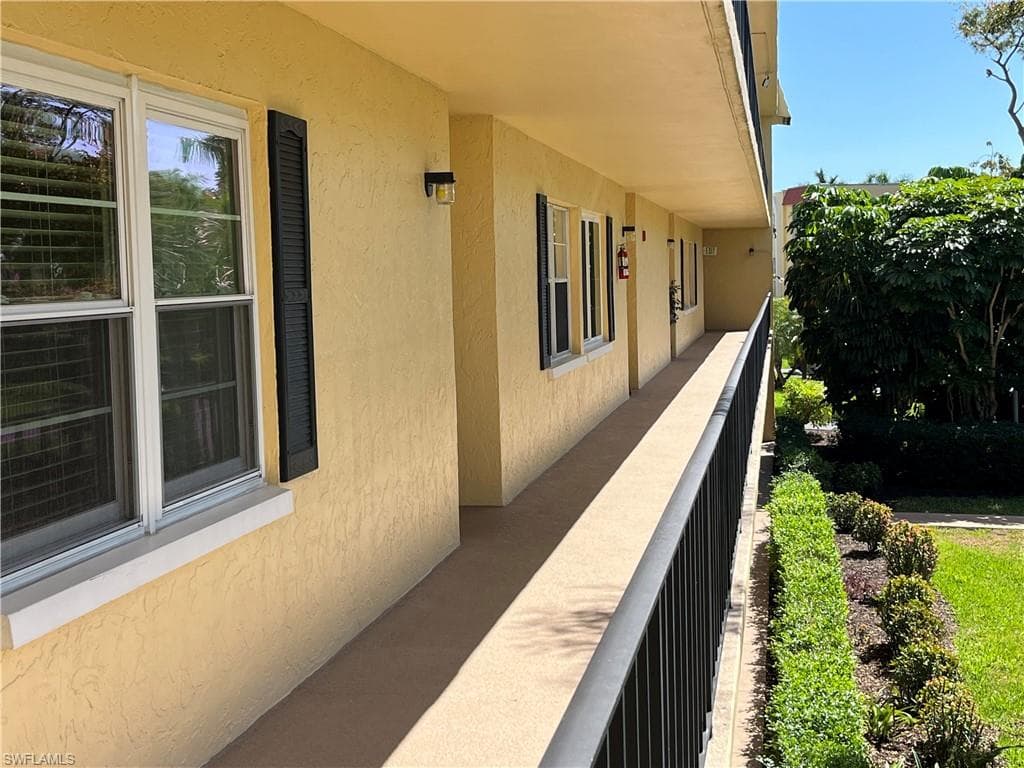 1085 Forest Lakes Dr #8202, Naples, photo 2