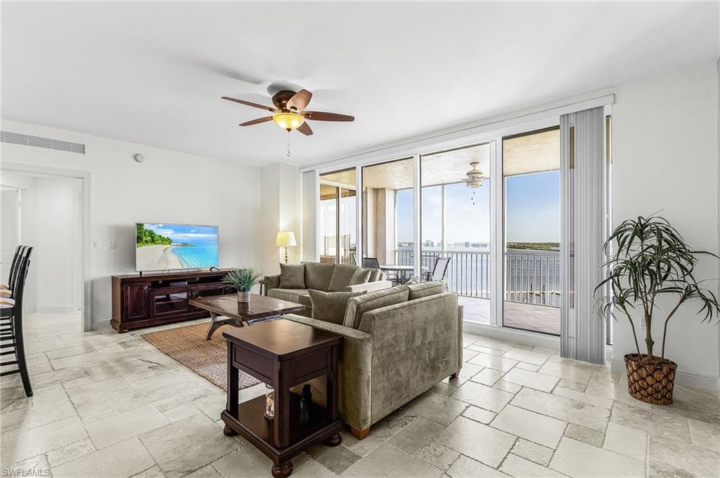 2090 First St #1009, Fort Myers, photo 2