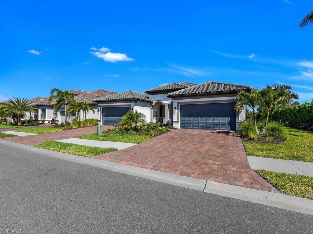 11694 Canal Grande Dr, Fort Myers, photo 3