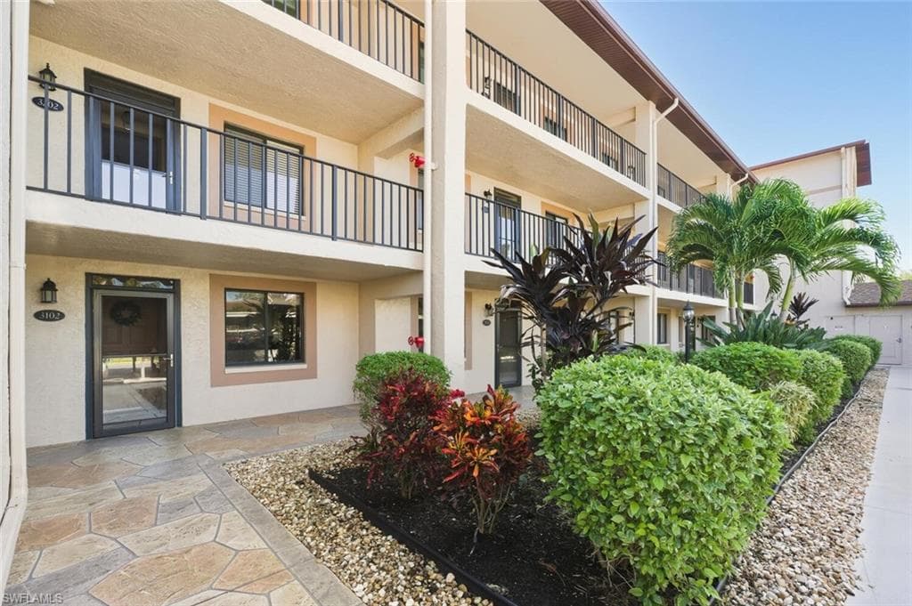 7340 Saint Ives Way #3203, Naples
