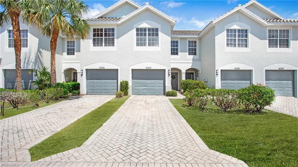 16242 Ravina Way #85, Naples