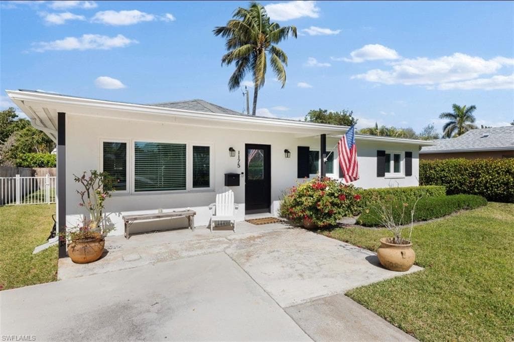 1175 9th Ave, Naples