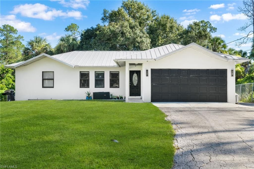 1871 Golden Gate Blvd, Naples