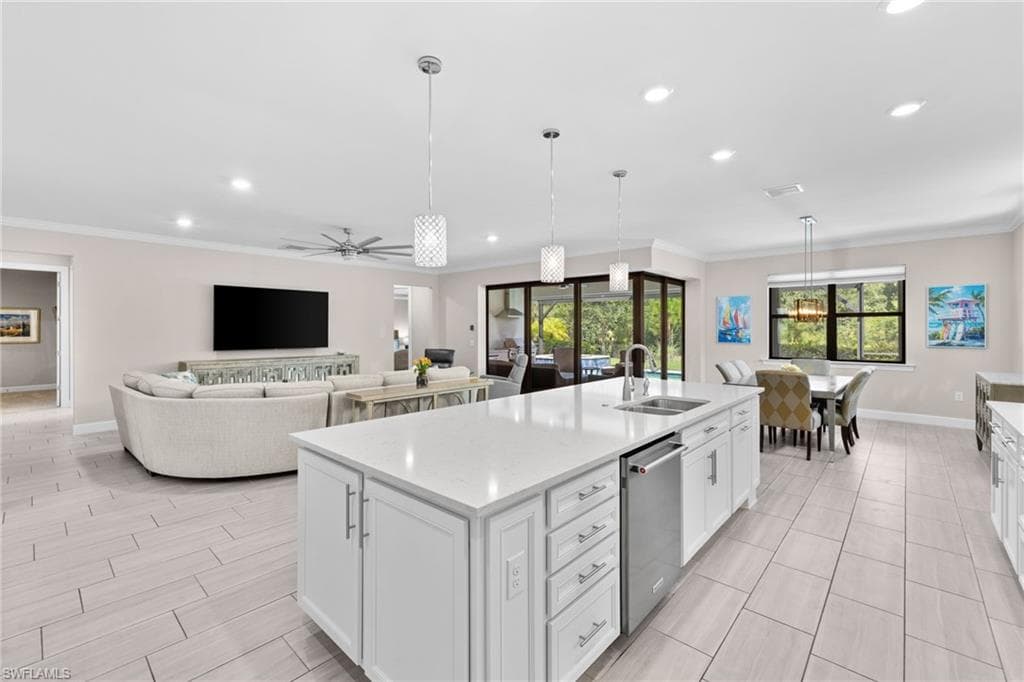 6907 Cocoplum St, Naples