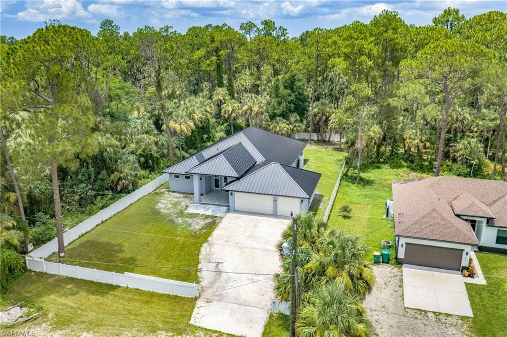 1853 Della Dr, Naples