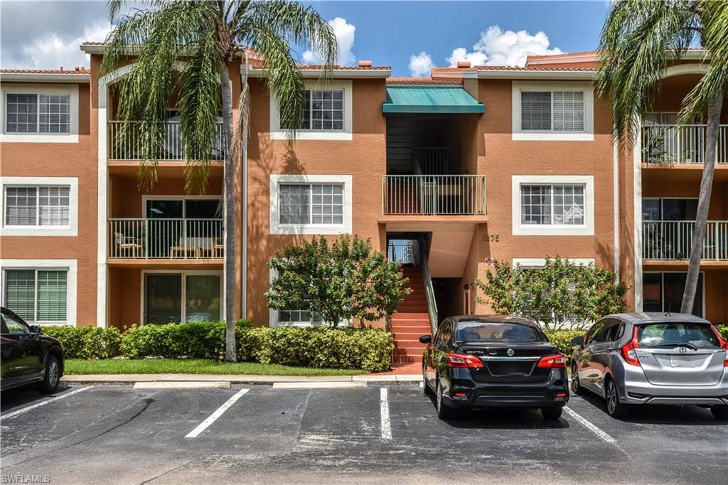 1275 Wildwood Lakes Blvd #303, Naples, photo 2