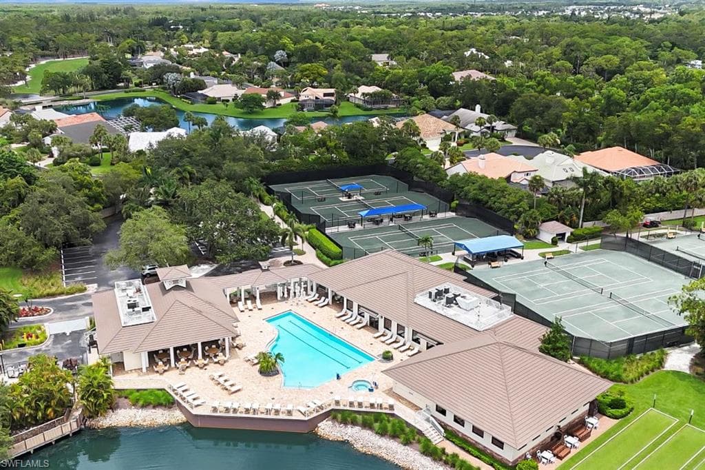 776 Eagle Creek Dr #303, Naples, photo 2