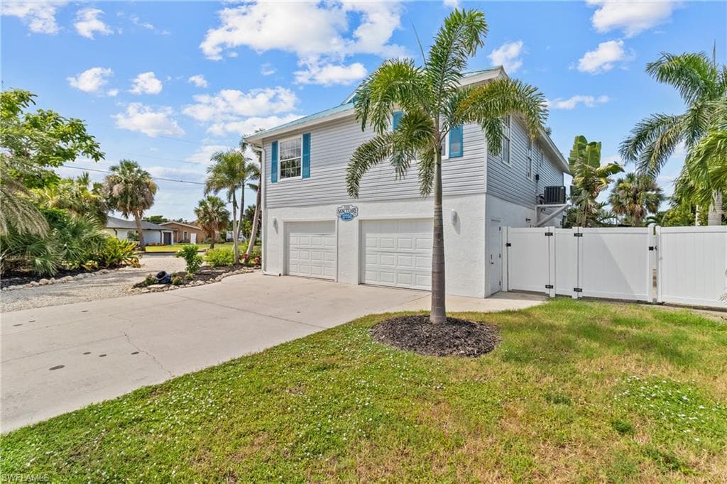 17750 Rebecca Ave, Fort Myers Beach, photo 2
