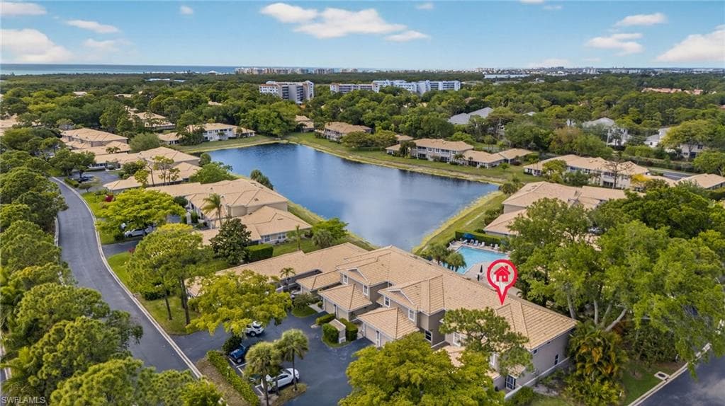 290 Emerald Bay Cir #l7, Naples