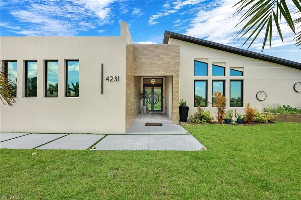 4231 12th Ln, Cape Coral, photo 3