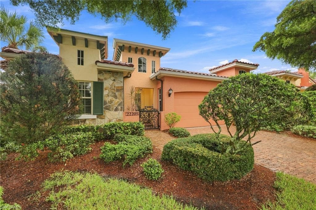 22205 Ponte Romano Ln, Estero