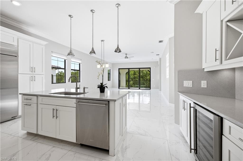 16374 Viansa Way #301, Naples, photo 3