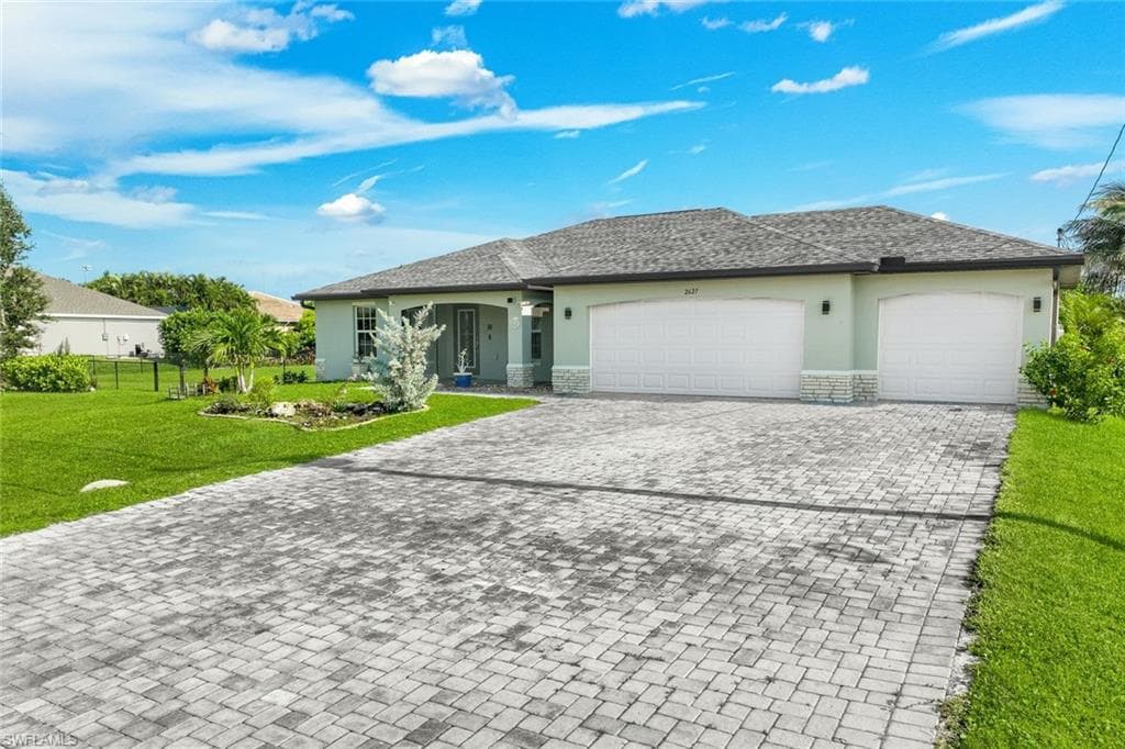 2627 4th Ter, Cape Coral
