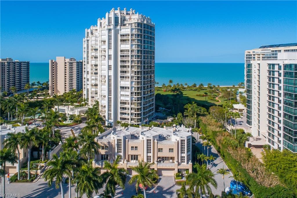 4021 Gulf Shore Blvd #903, Naples