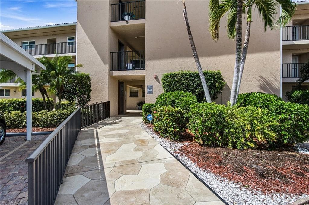 9 High Point Cir #108, Naples, photo 3