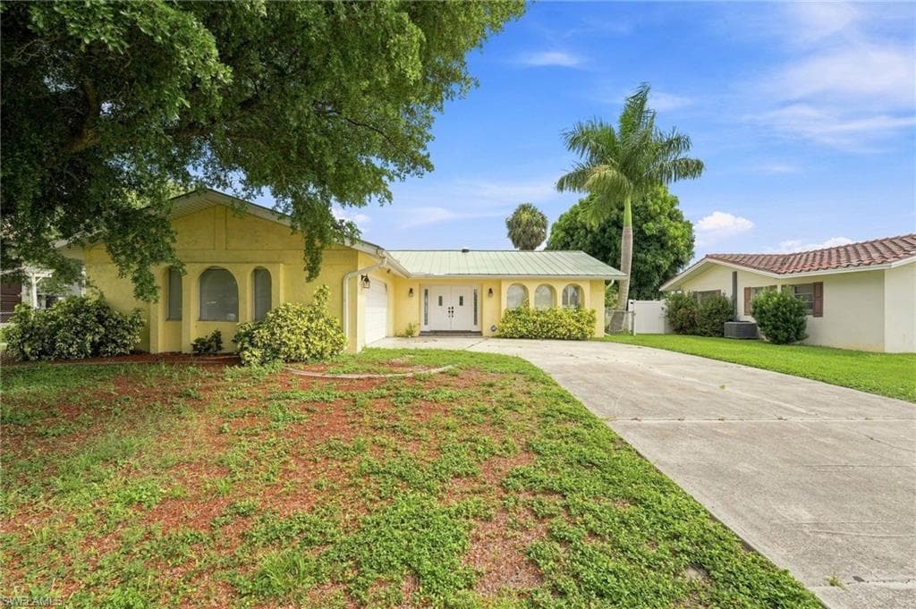 902 El Dorado Pkwy, Cape Coral