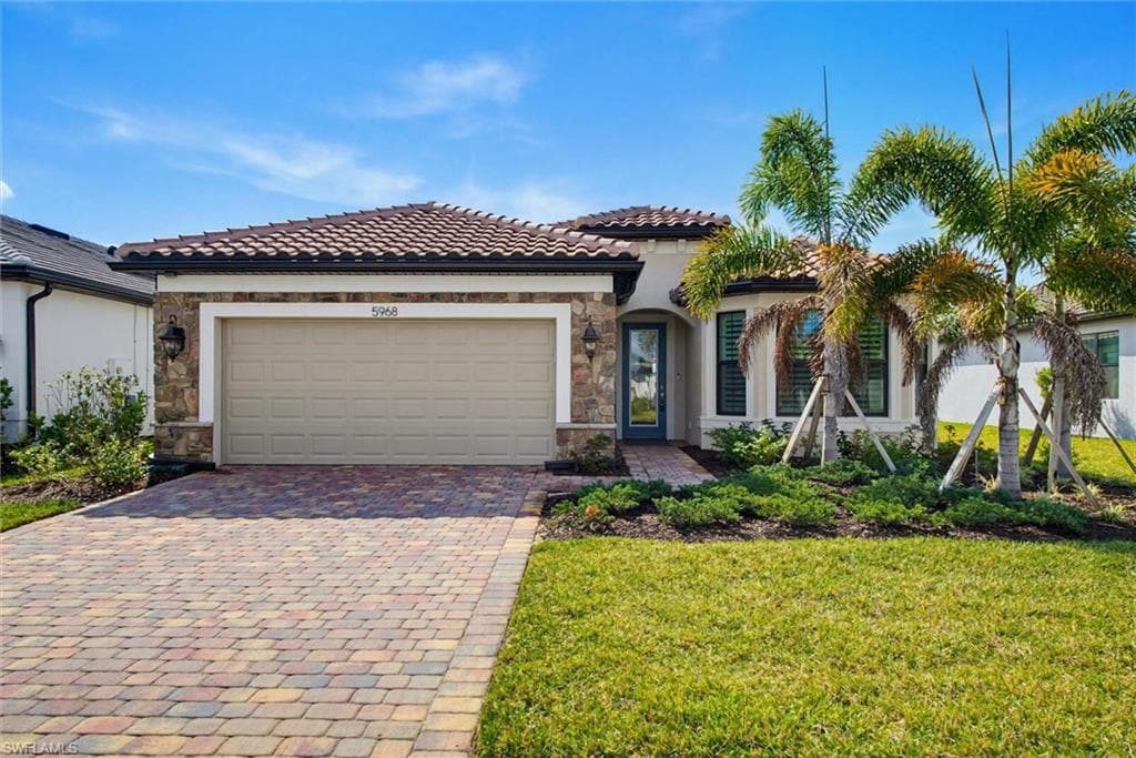 5968 Gala Dr, Ave Maria