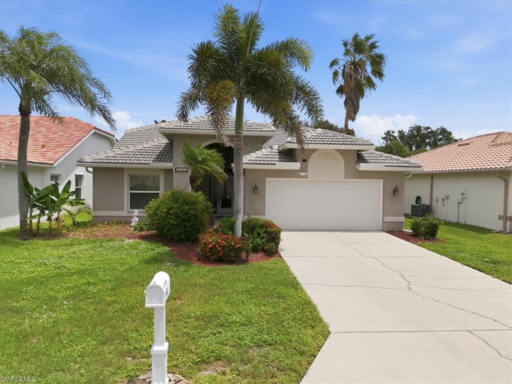 8137 Breton Cir, Fort Myers, photo 2