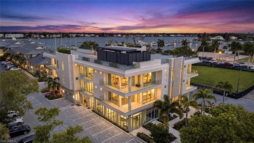 1165 8th St #202, Naples