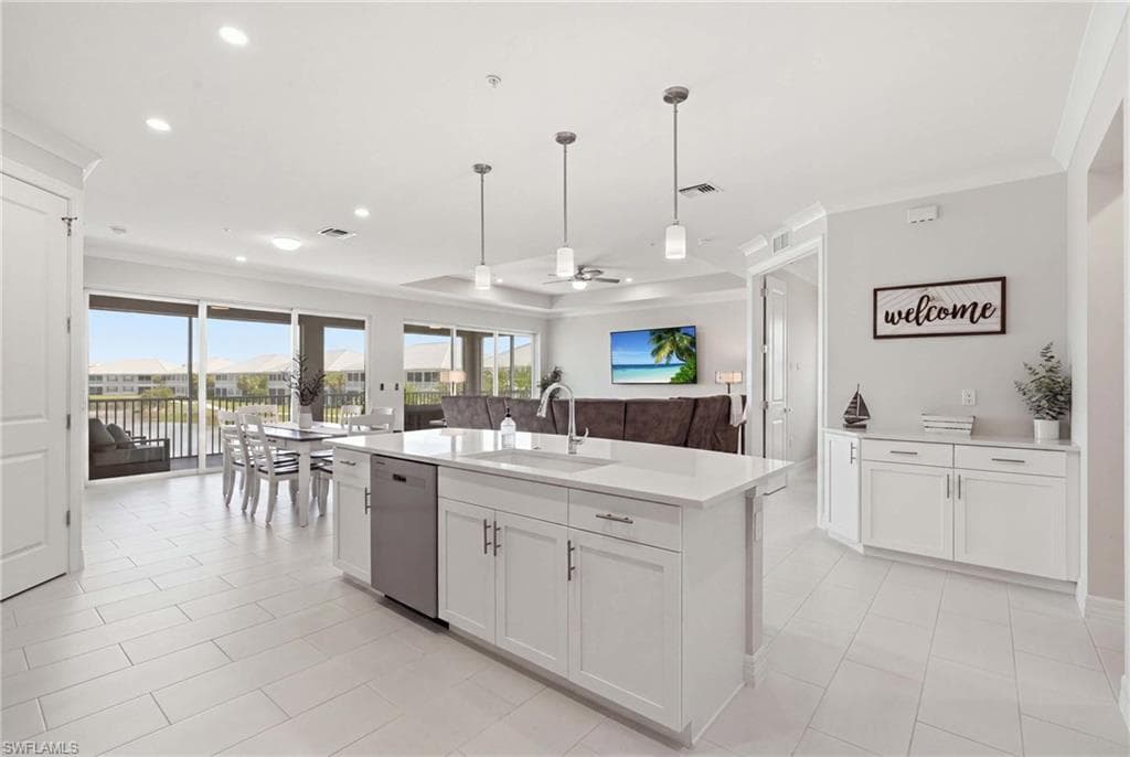 239 Indies Dr #202, Naples