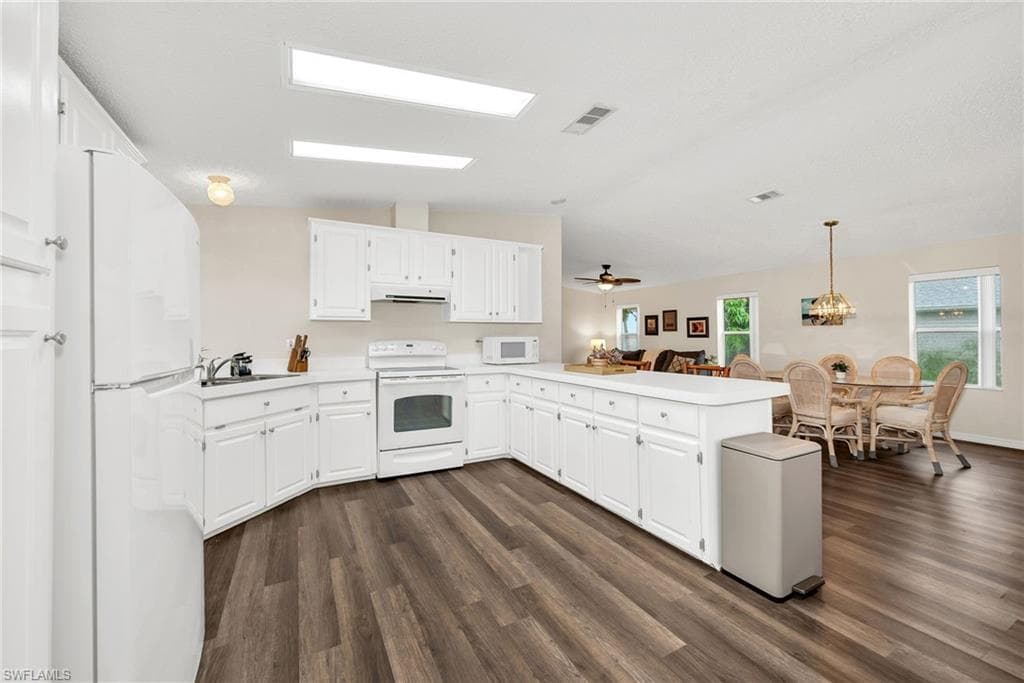 26930 Sammoset Way, Bonita Springs, photo 2