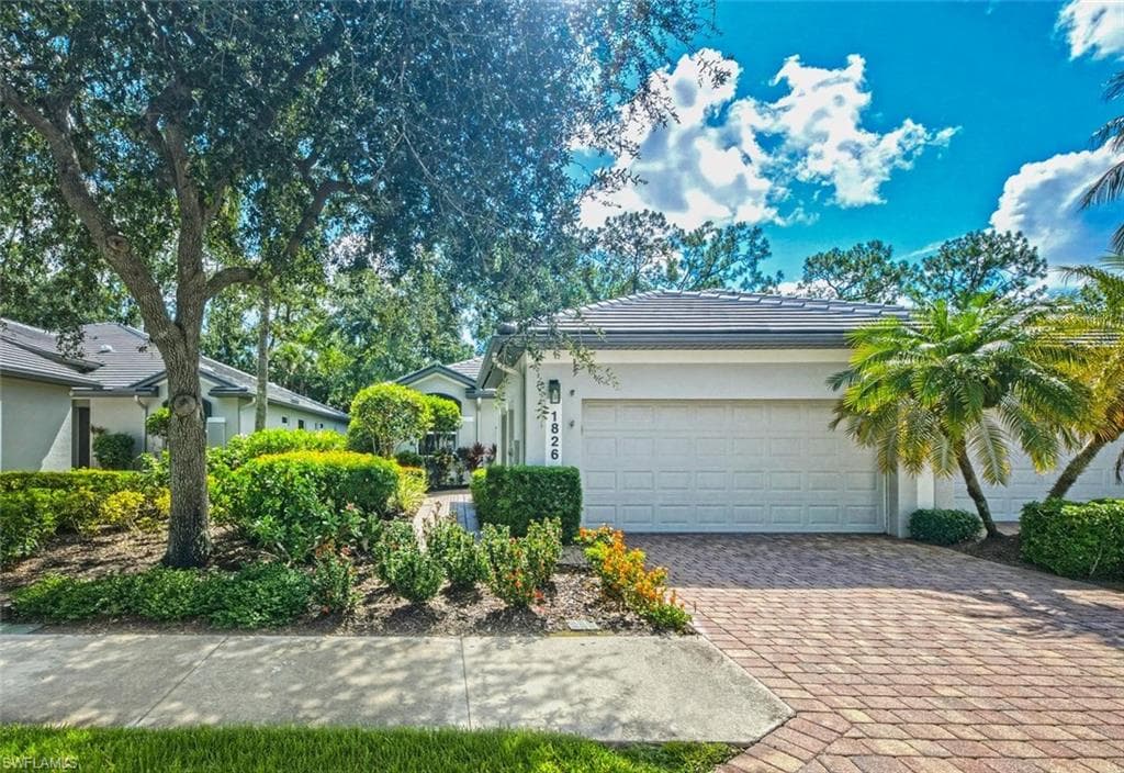 1826 Tarpon Bay Dr #91, Naples