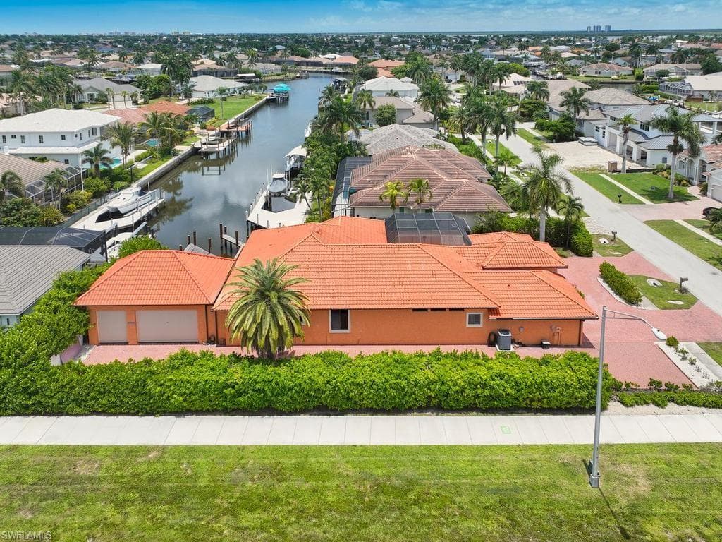 10 Anchor Ct, Marco Island