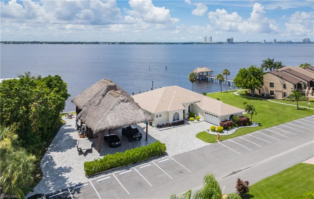 15475 Admiralty Cir, North Fort Myers, photo 2