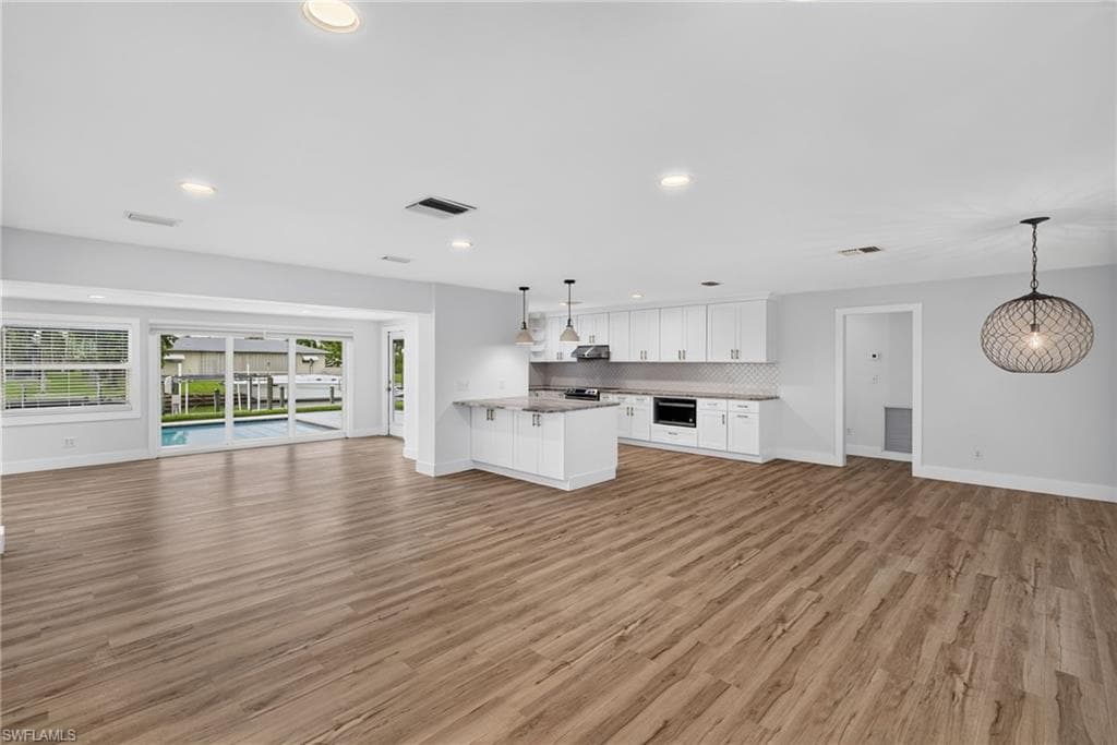 4957 Sorrento Ct, Cape Coral, photo 2