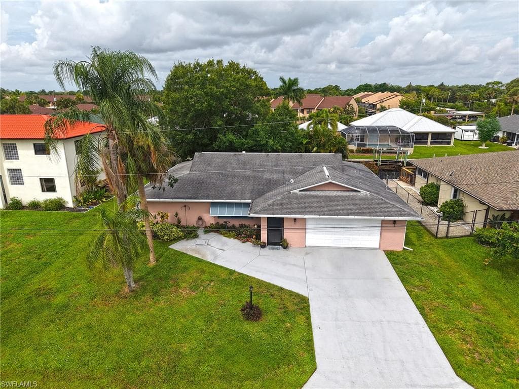 7228 Reymoor Dr, North Fort Myers, photo 2