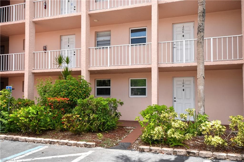 200 Turtle Lake Ct #108, Naples, photo 2