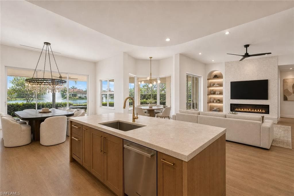 499 Terracina Way, Naples, photo 3