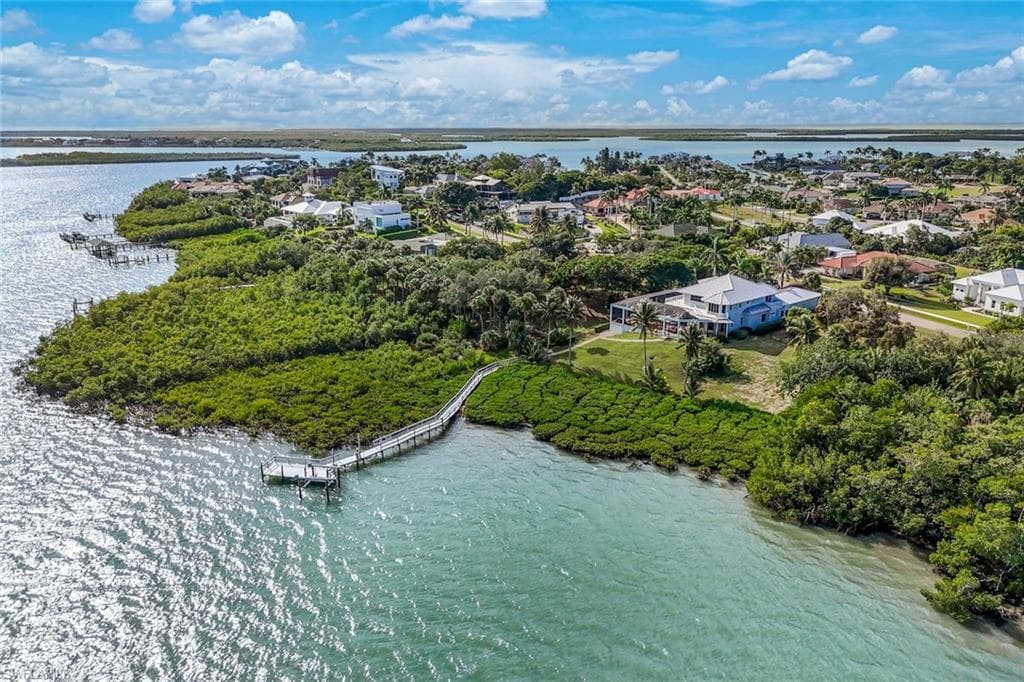 831 Caxambas Dr, Marco Island