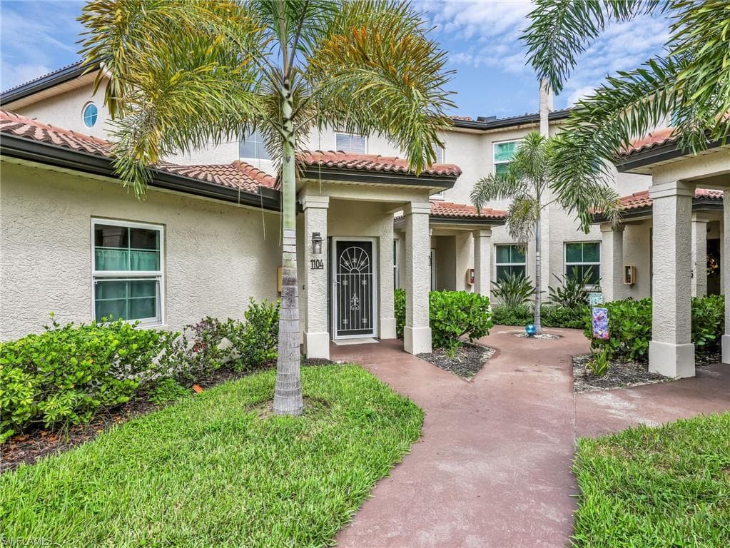 1100 Diamond Cir #1104, Naples, photo 2