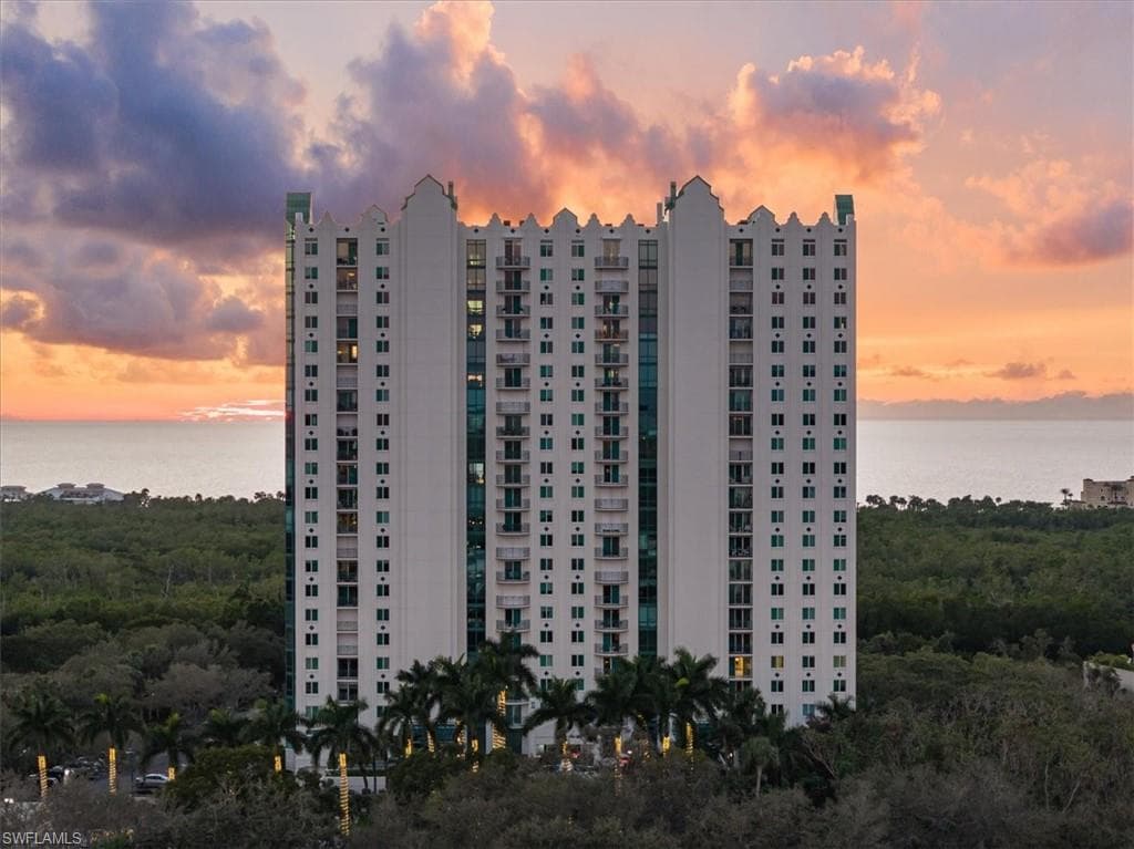7515 Pelican Bay Blvd #6b, Naples
