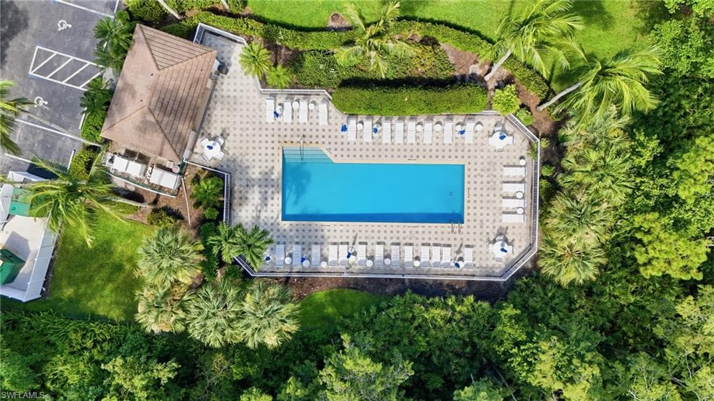 710 Tarpon Cove Dr #203, Naples, photo 2