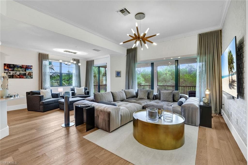 16356 Viansa Way #201, Naples