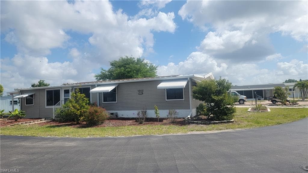 4712 Tahiti Dr, Bonita Springs, photo 3