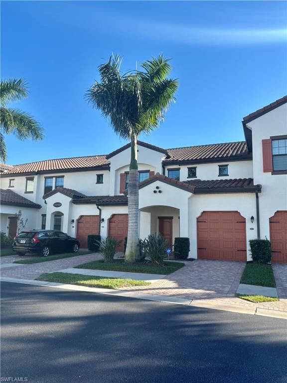15148 Palmer Lake Cir #202, Naples