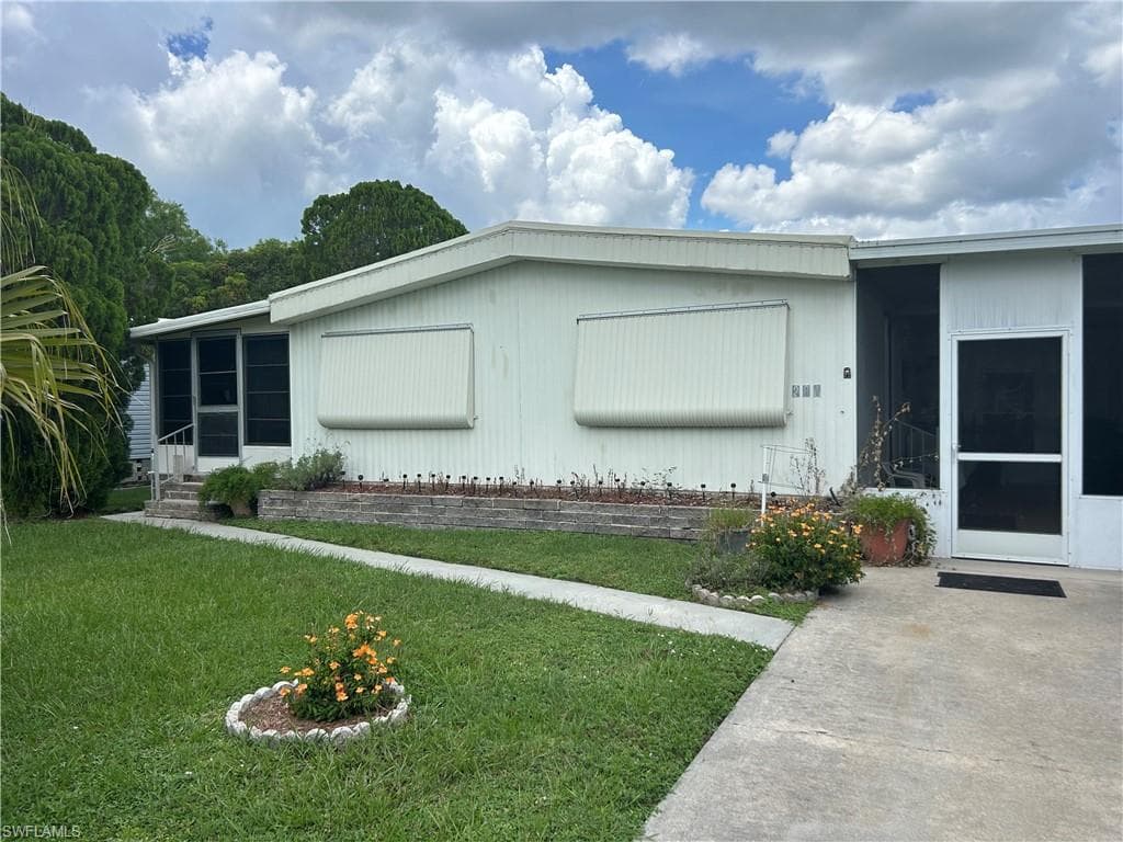 281 Lime Key Ln #140, Naples