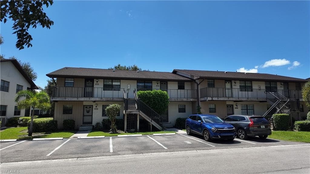 5257 Treetops Dr #x202, Naples