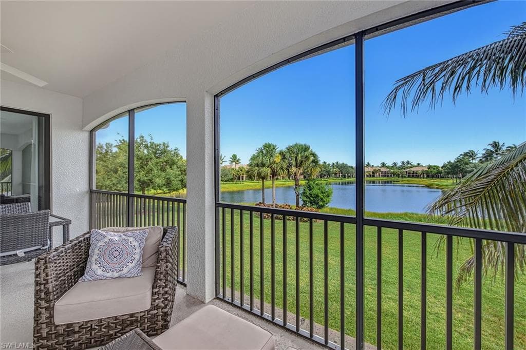 3153 Aviamar Cir #202, Naples, photo 2